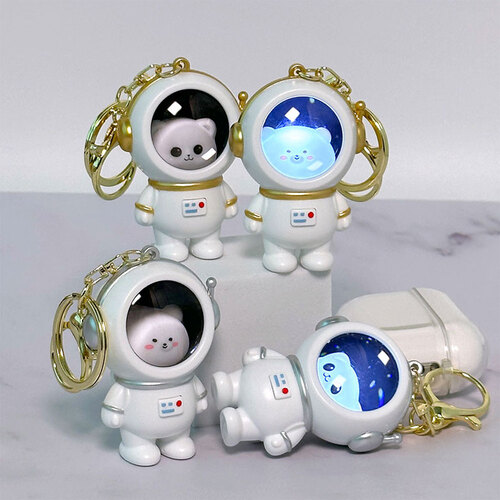 아이윙스-우주인 LED 라이트 키링 열쇠고리 키홀더 어린이집 유치원 초등학교 신학기 입학선물 졸업선물
